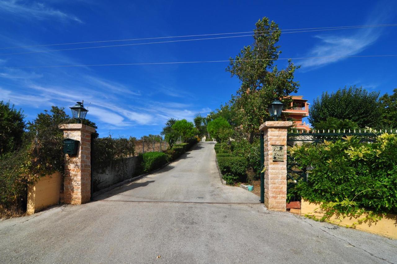 Apartment Even Ezer With Private Swimming Pool, Upon Request Pouládes
