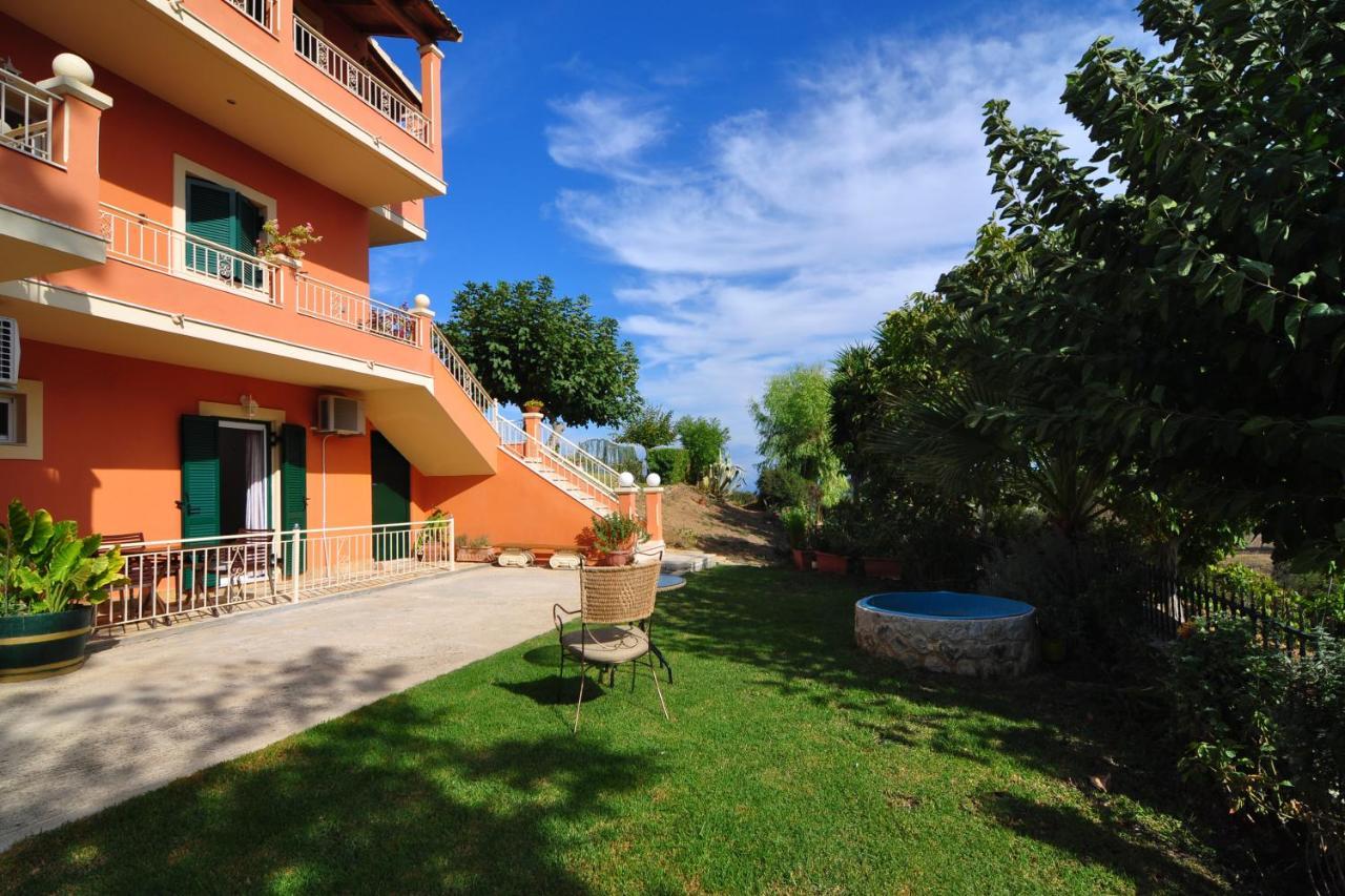 Even Ezer With Private Swimming Pool, Upon Request Appartement Pouládes