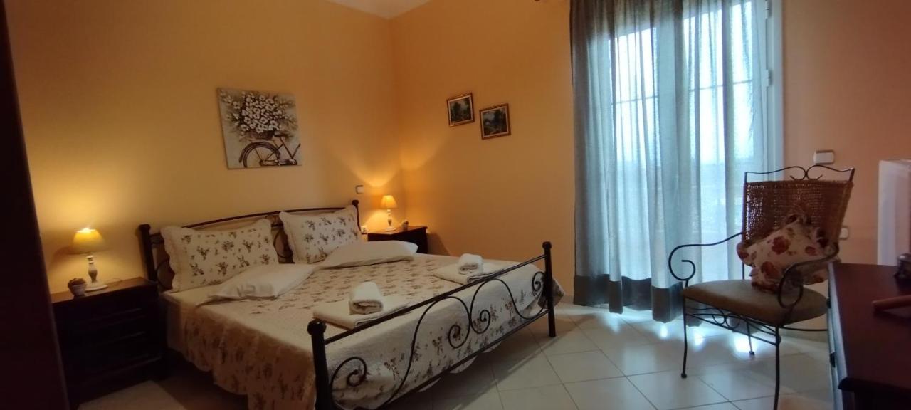 Apartment Even Ezer With Private Swimming Pool, Upon Request Pouládes